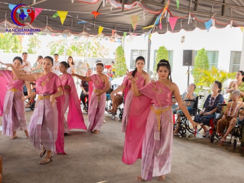 กิจกรรมในศูนย์รับดูแลผู้สูงอายุ กิจกรรมในศูนย์รับดูแลผู้สูงอายุ